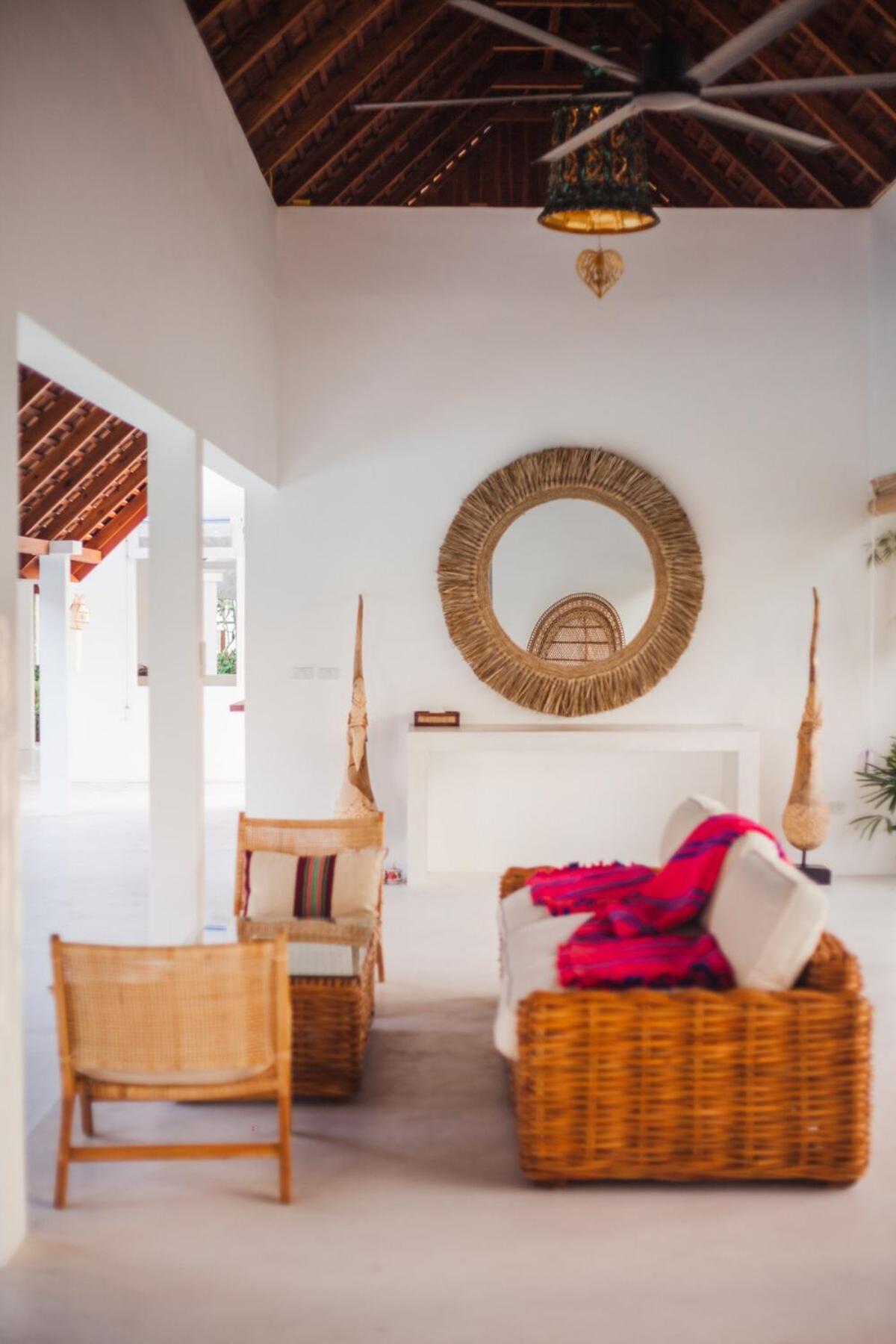 Aditi - Amazing Beachfront *