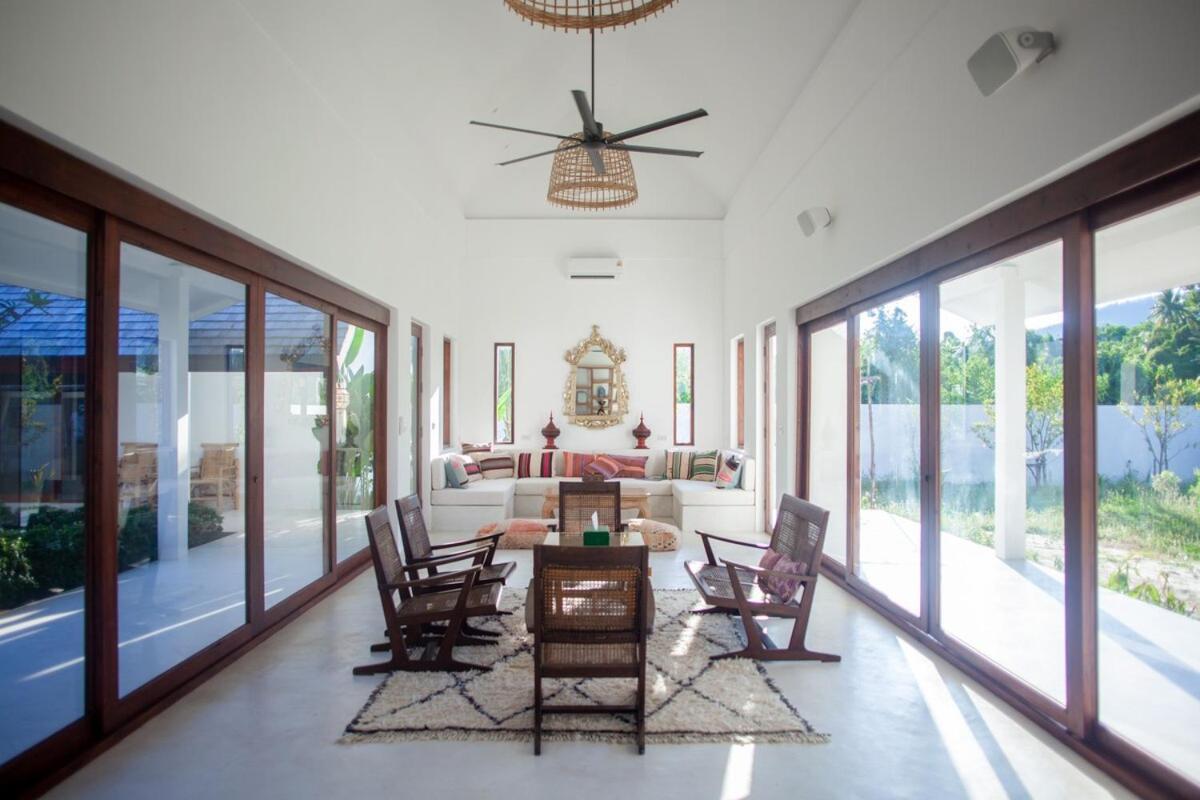 Aditi - Amazing Beachfront Villa