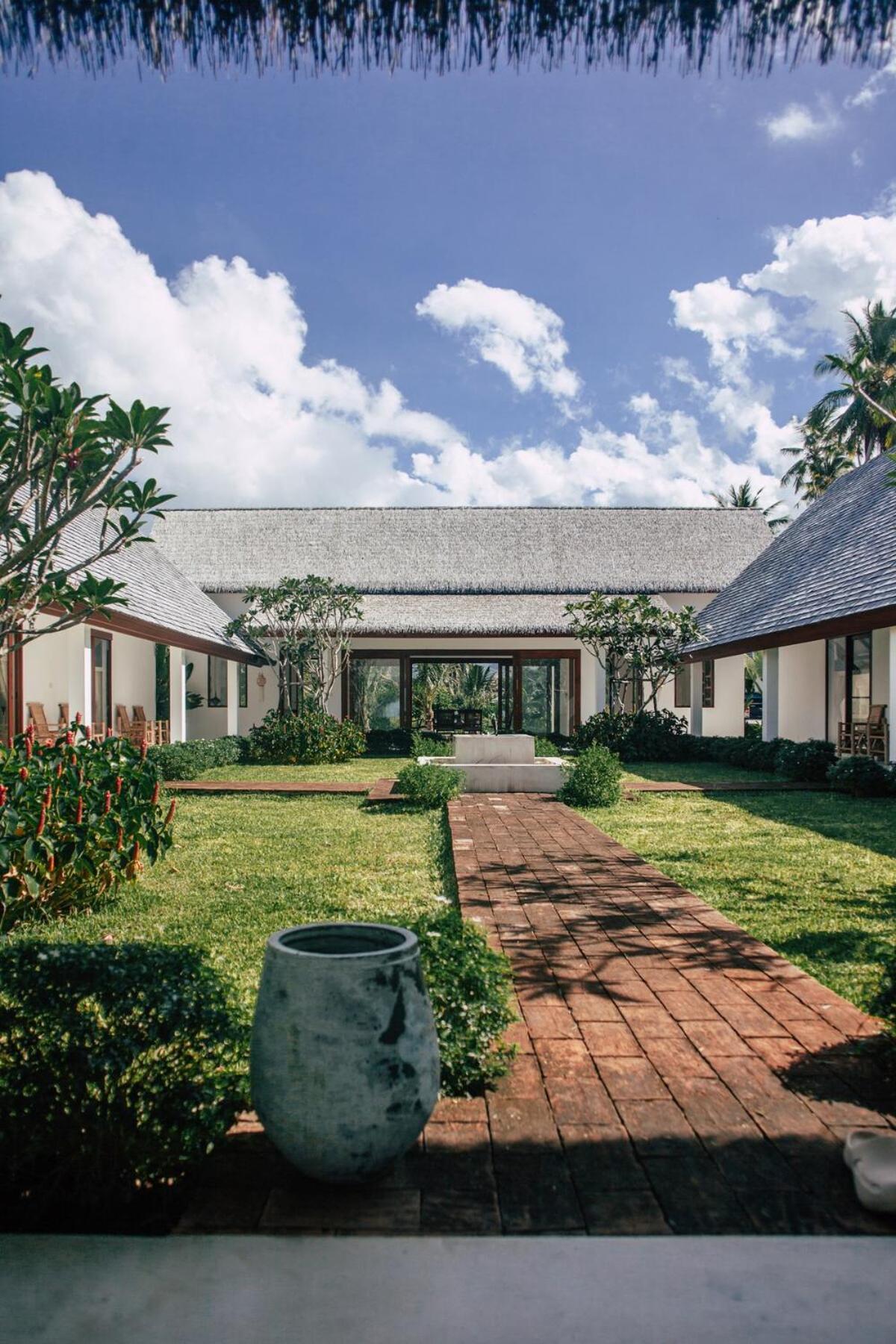 Aditi - Amazing Beachfront *