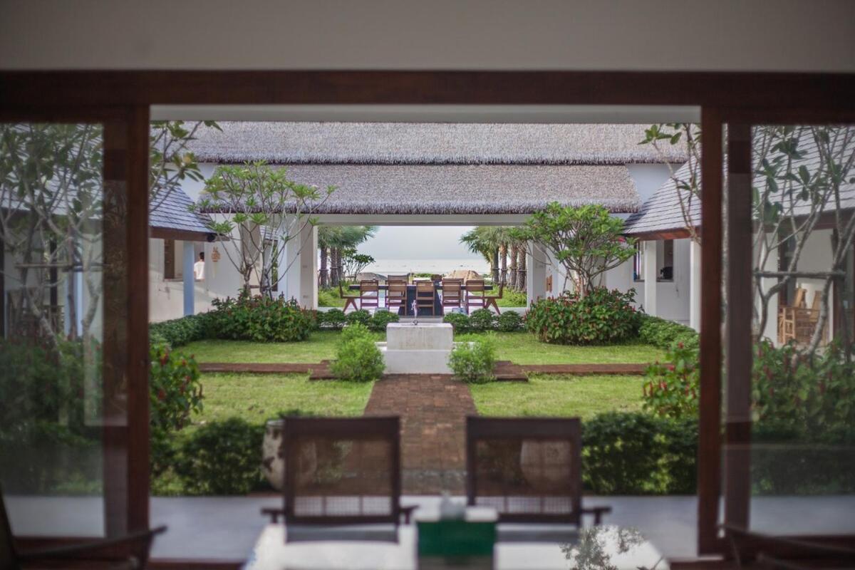 Aditi - Amazing Beachfront Villa