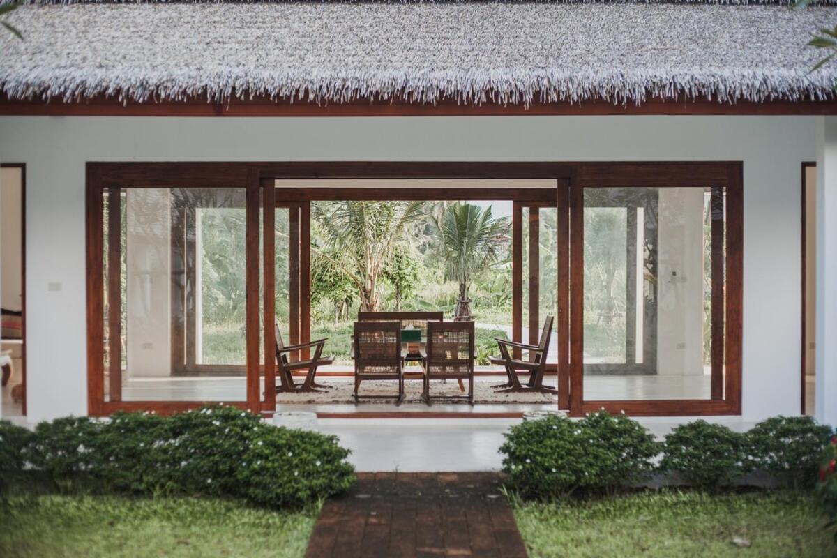 Aditi - Amazing Beachfront
