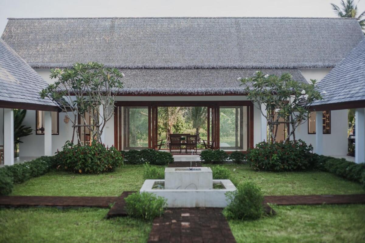 Aditi - Amazing Beachfront *